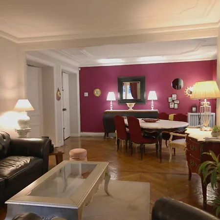 Two-bedroom Champs-elysees *