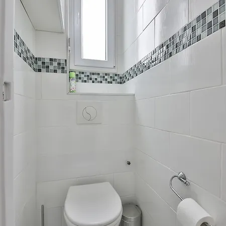 Apartment Two-Bedroom Apartment Champs-Elysees *