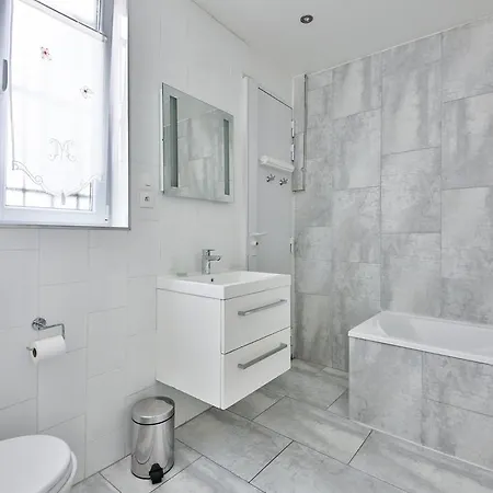 Two-Bedroom Apartment Champs-Elysees