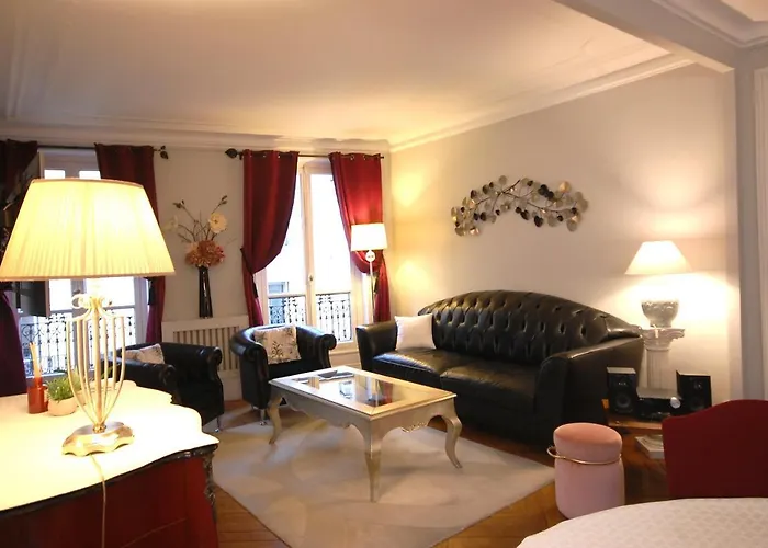 شقة Two-bedroom Champs-elysees باريس