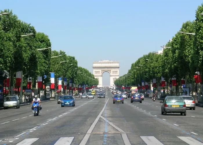 Two-bedroom Champs-elysees شقة باريس