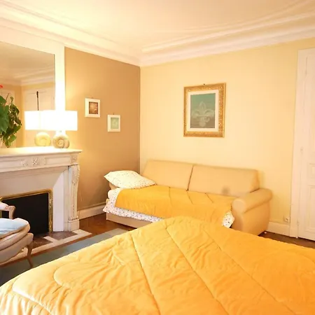 Two-bedroom Champs-elysees