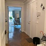 Two-bedroom Champs-elysees דירה פריז